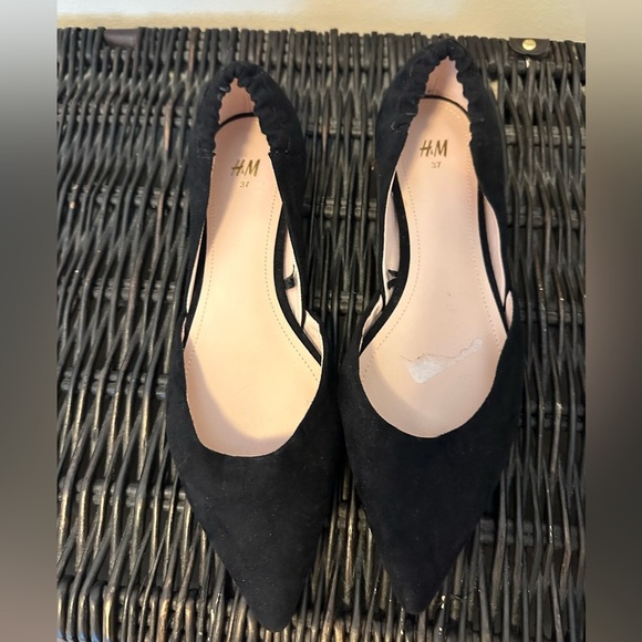 Women’s Suede Pointed Toe Flats - Picture 2 of 5